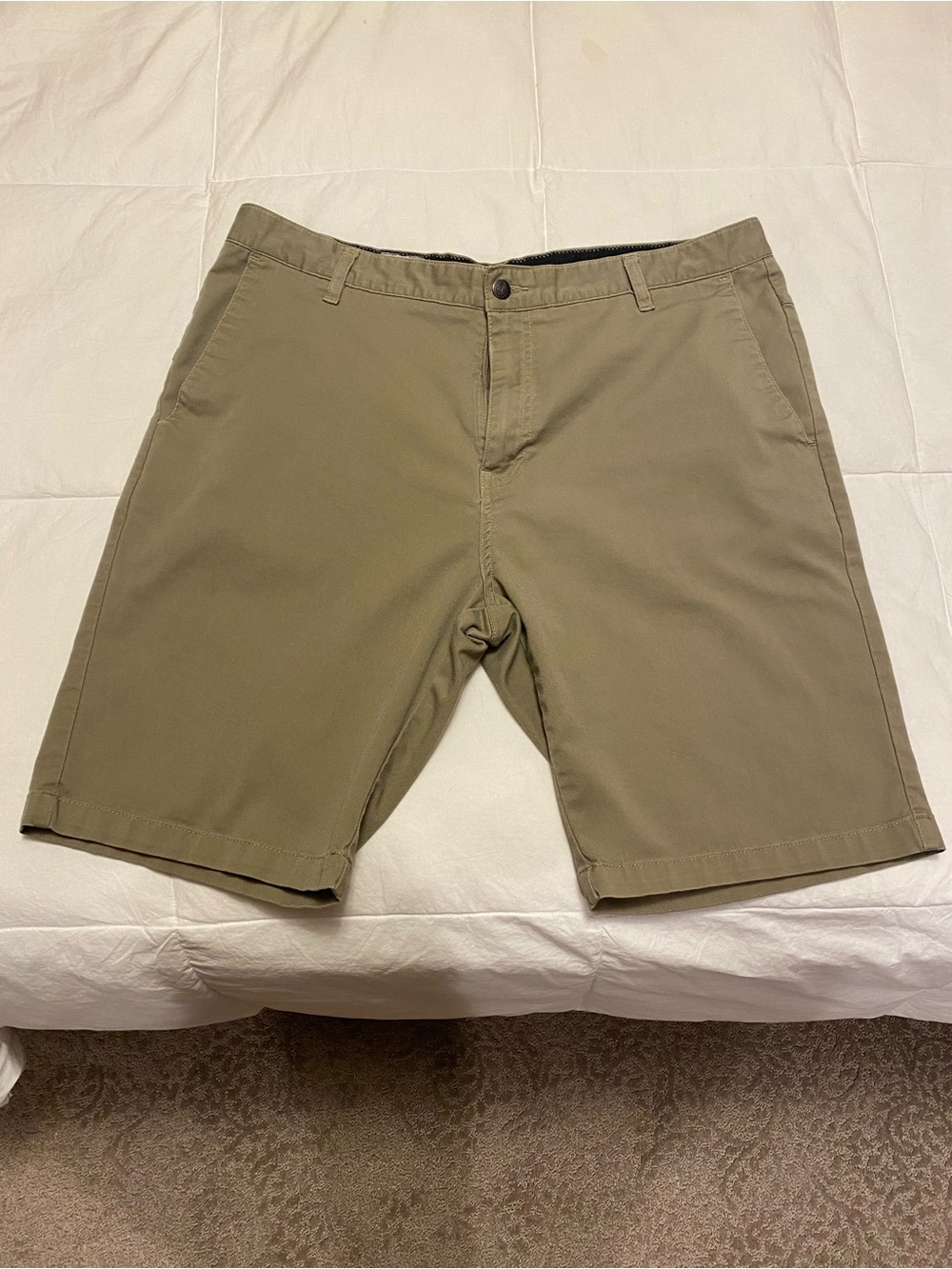 Volcom Men's Flat-Front Skater Casual Shorts 38W